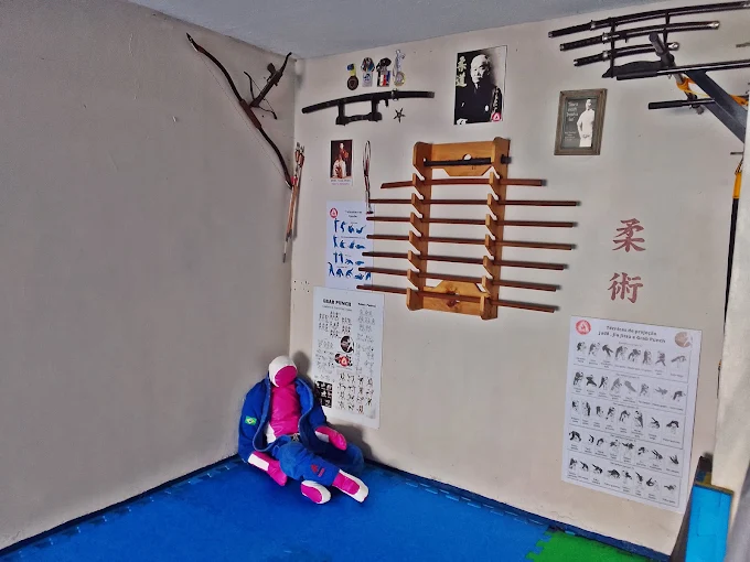 Rack de Bokken, Armas Tradicionais e Boneco de Treino